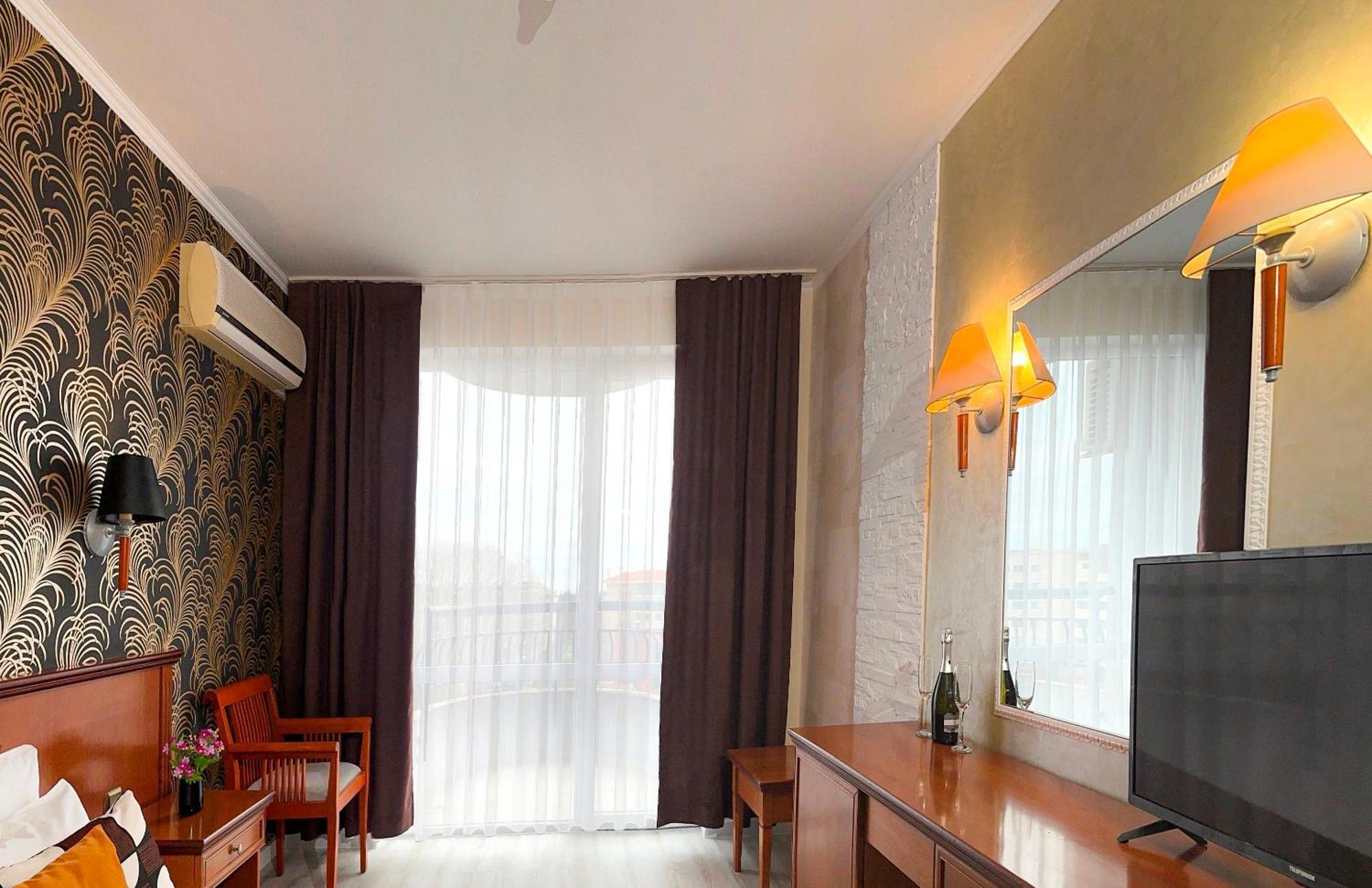 Hotel Yo Saints Constantine and Helena Bagian luar foto