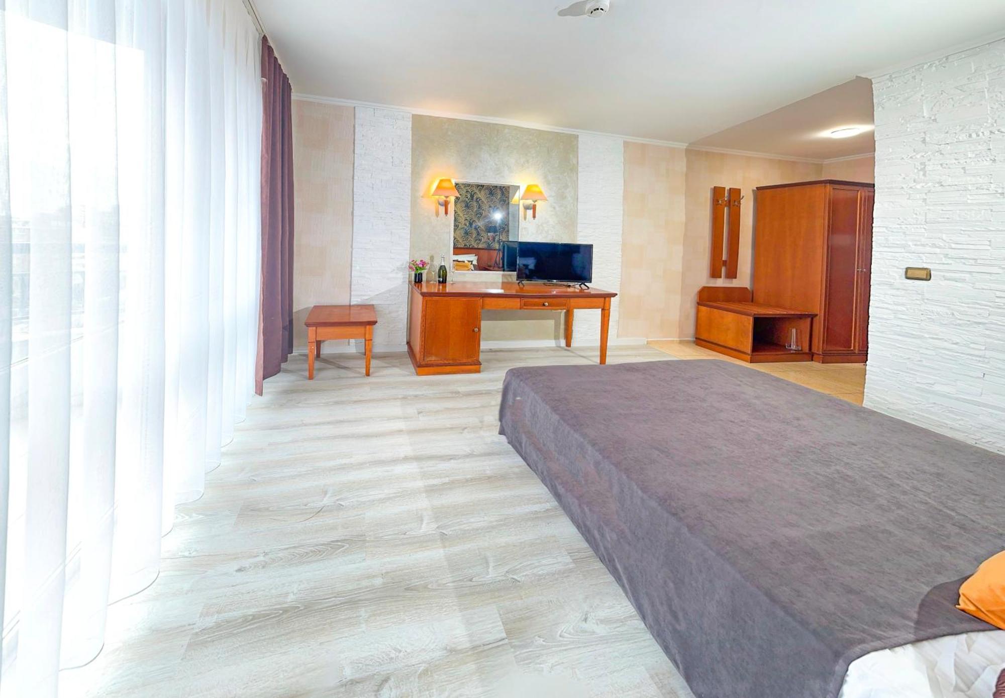 Hotel Yo Saints Constantine and Helena Bagian luar foto