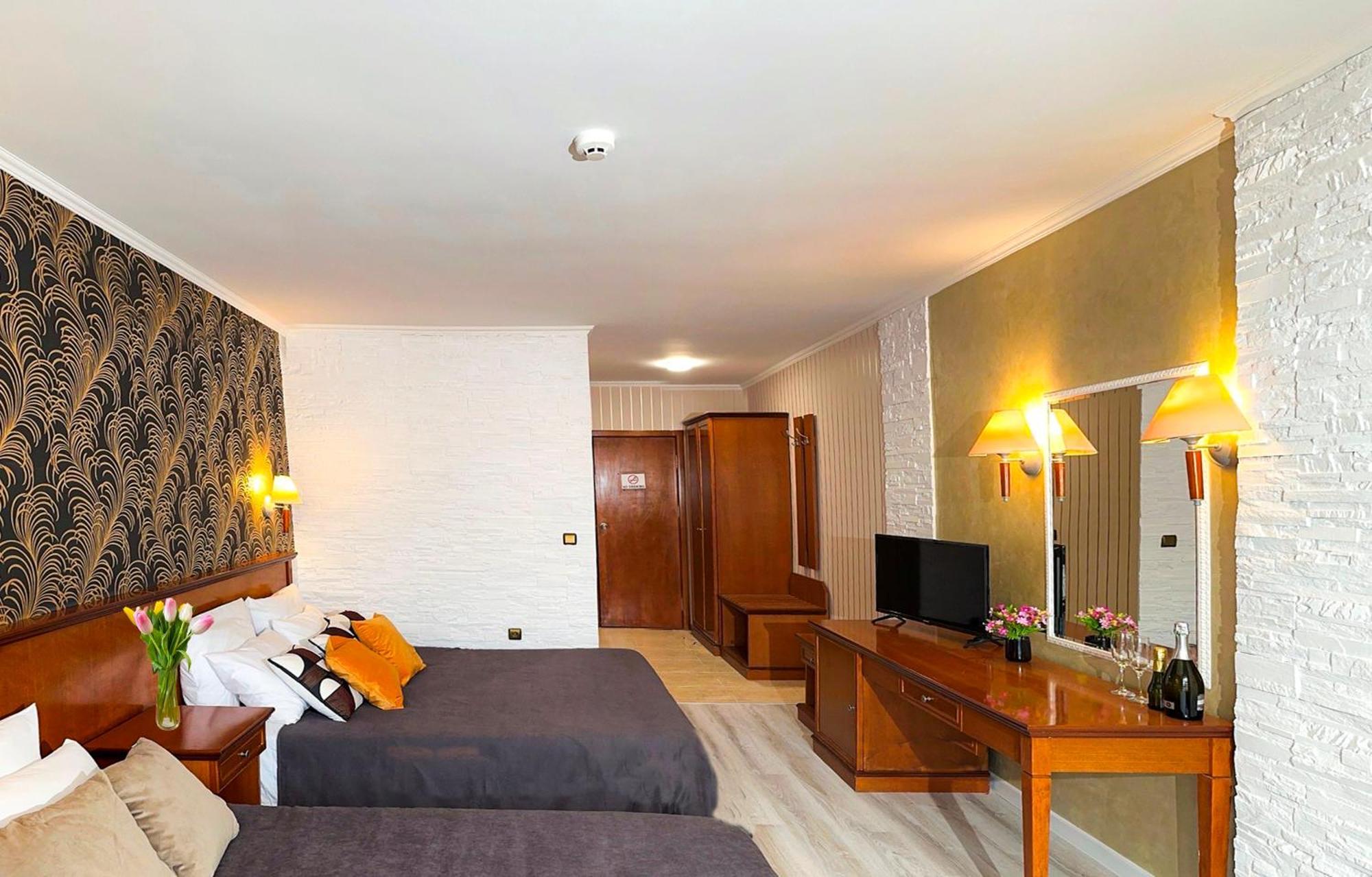 Hotel Yo Saints Constantine and Helena Bagian luar foto