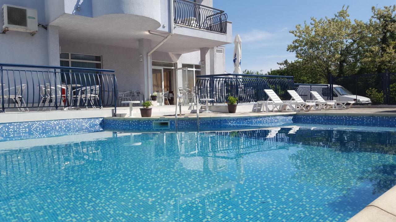 Hotel Yo Saints Constantine and Helena Bagian luar foto
